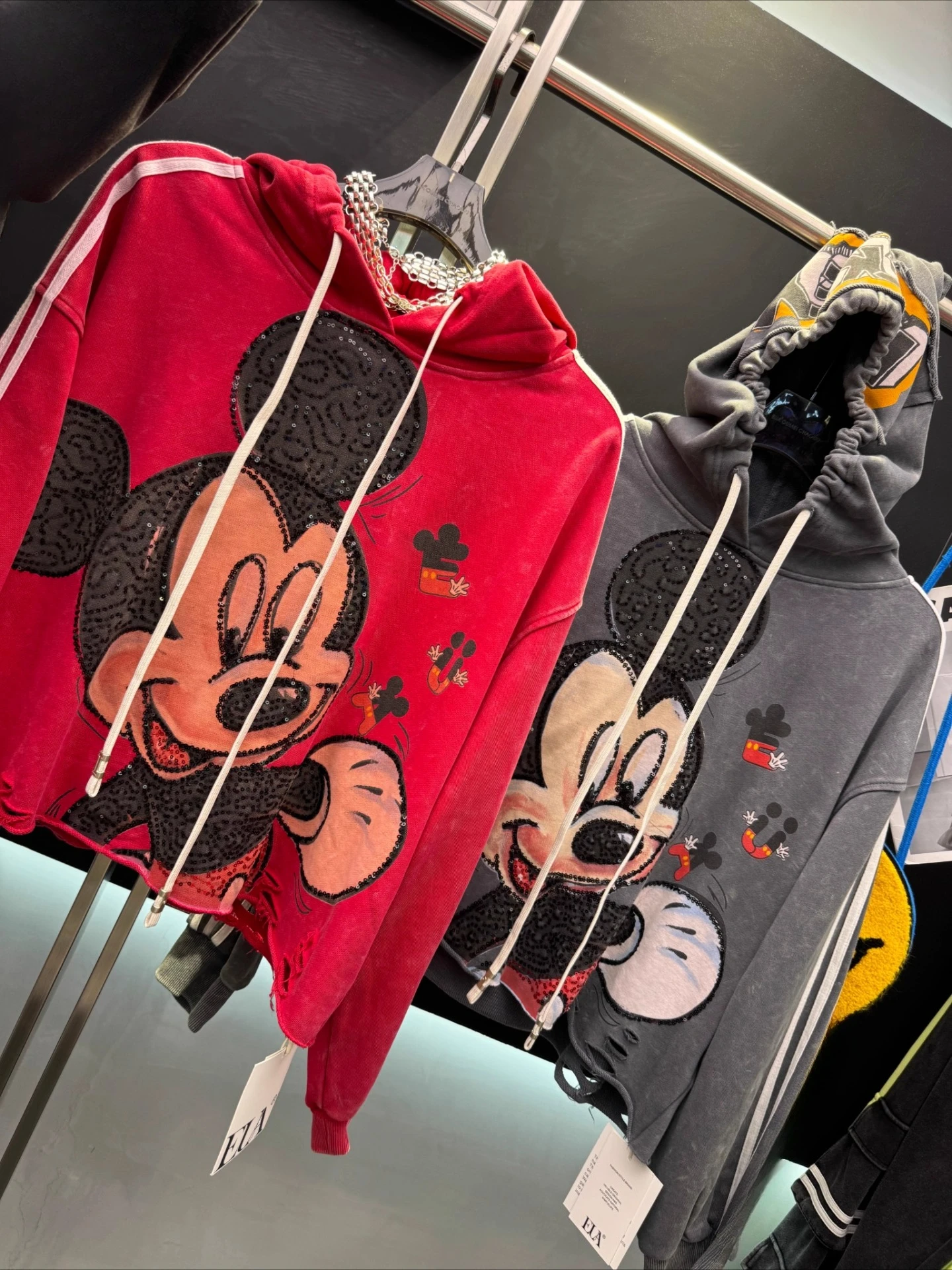 European Style Cartoon Hoodie for Women 2025 Autumn New Heavy Sequin Print Loose Fashion Design Top Oversized Hoodie