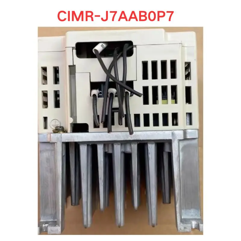 Used OEM disassembled parts CIMR-J7AAB0P7 inverter Functional test OK