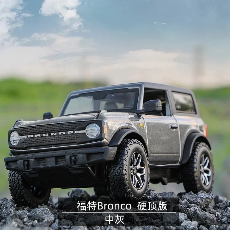 Maisto 1:24 2021 Ford Bronco Badlands off-road vehicle Alloy Retro Car Model Classic Car Model Car Decoration Collection B674