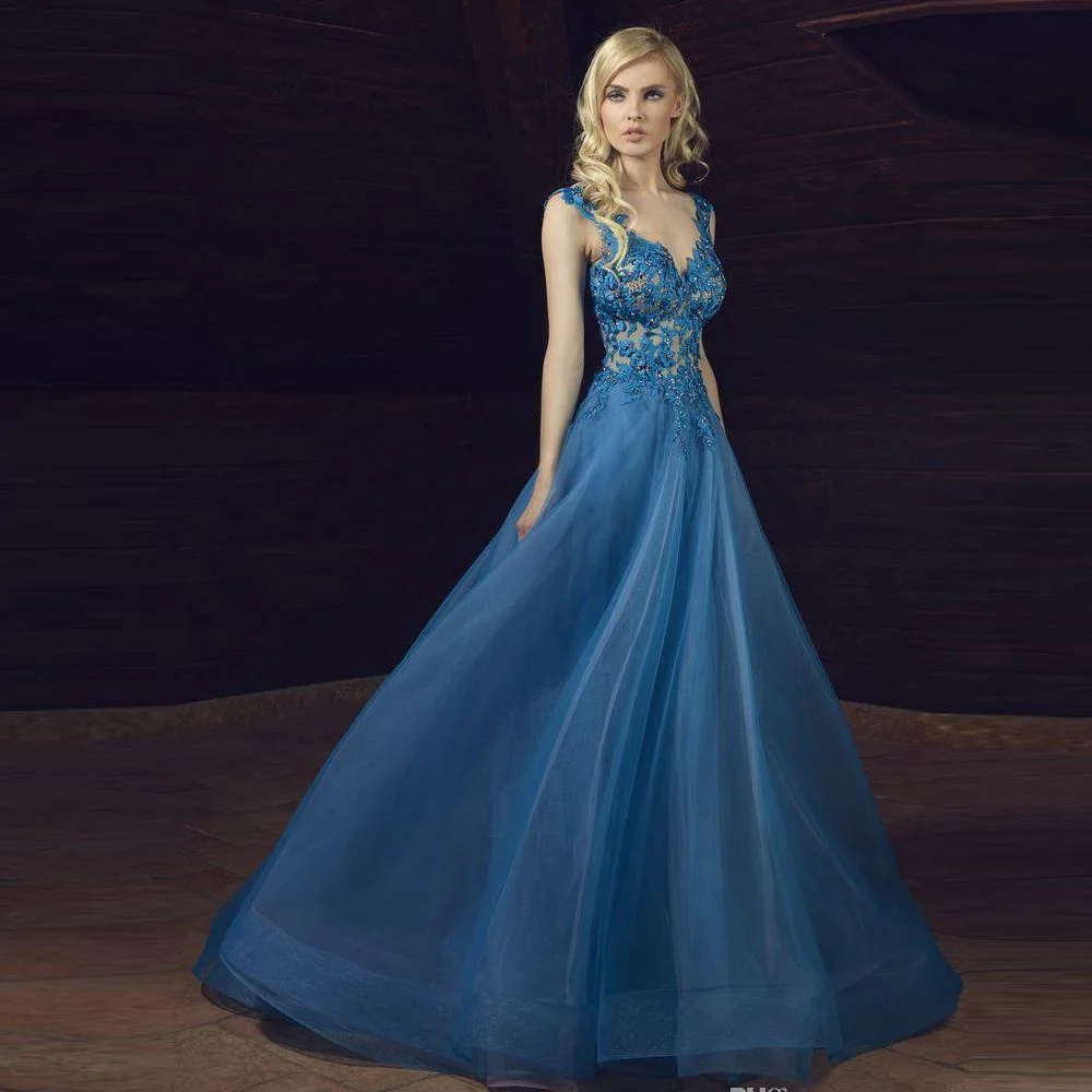 

Glamorous Spaghetti Stripe Sleeveless Lace Applique Floor Length Prom Gown A Line Tulle Elegant Evening Dress
