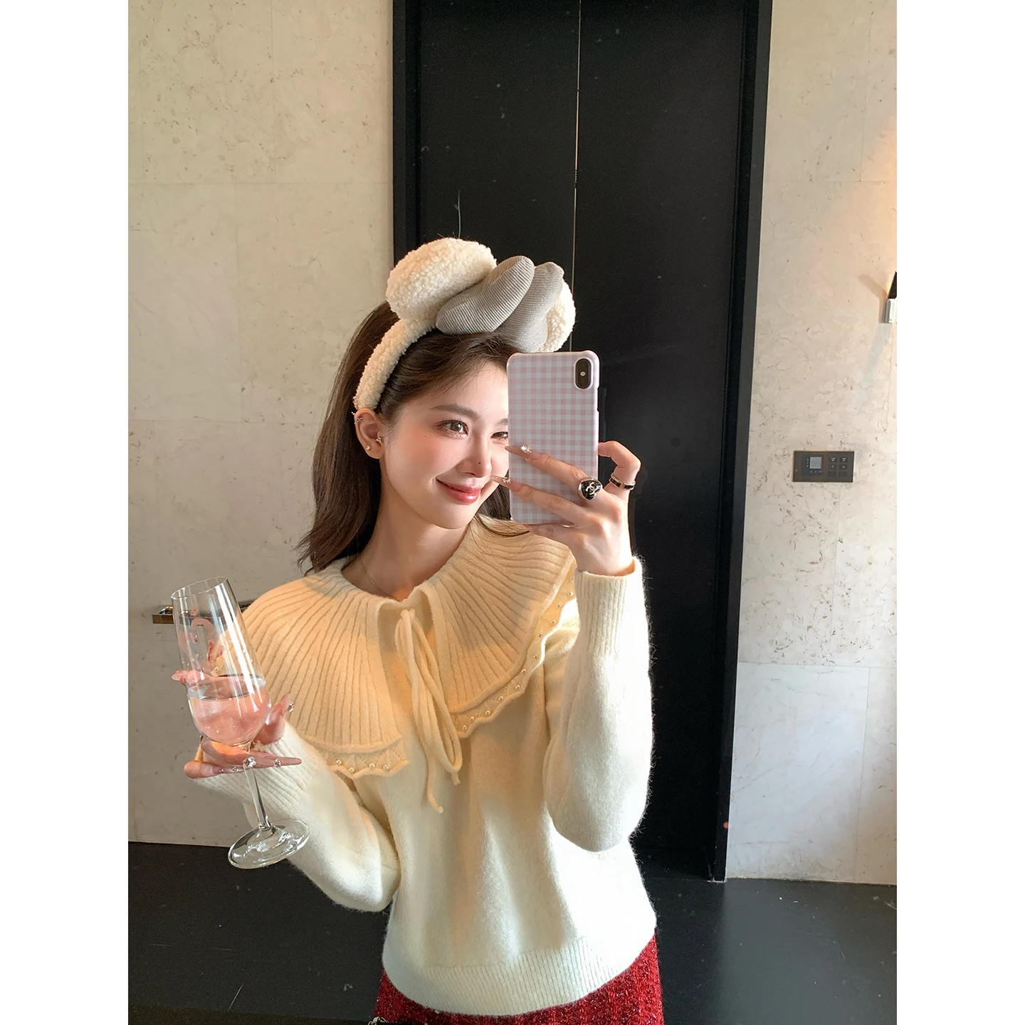 

Chen Dayu Unique Beautiful Miu Versatile Women's Knitwear Autumn Winter High-End Feeling White Large Collar Knitted Top