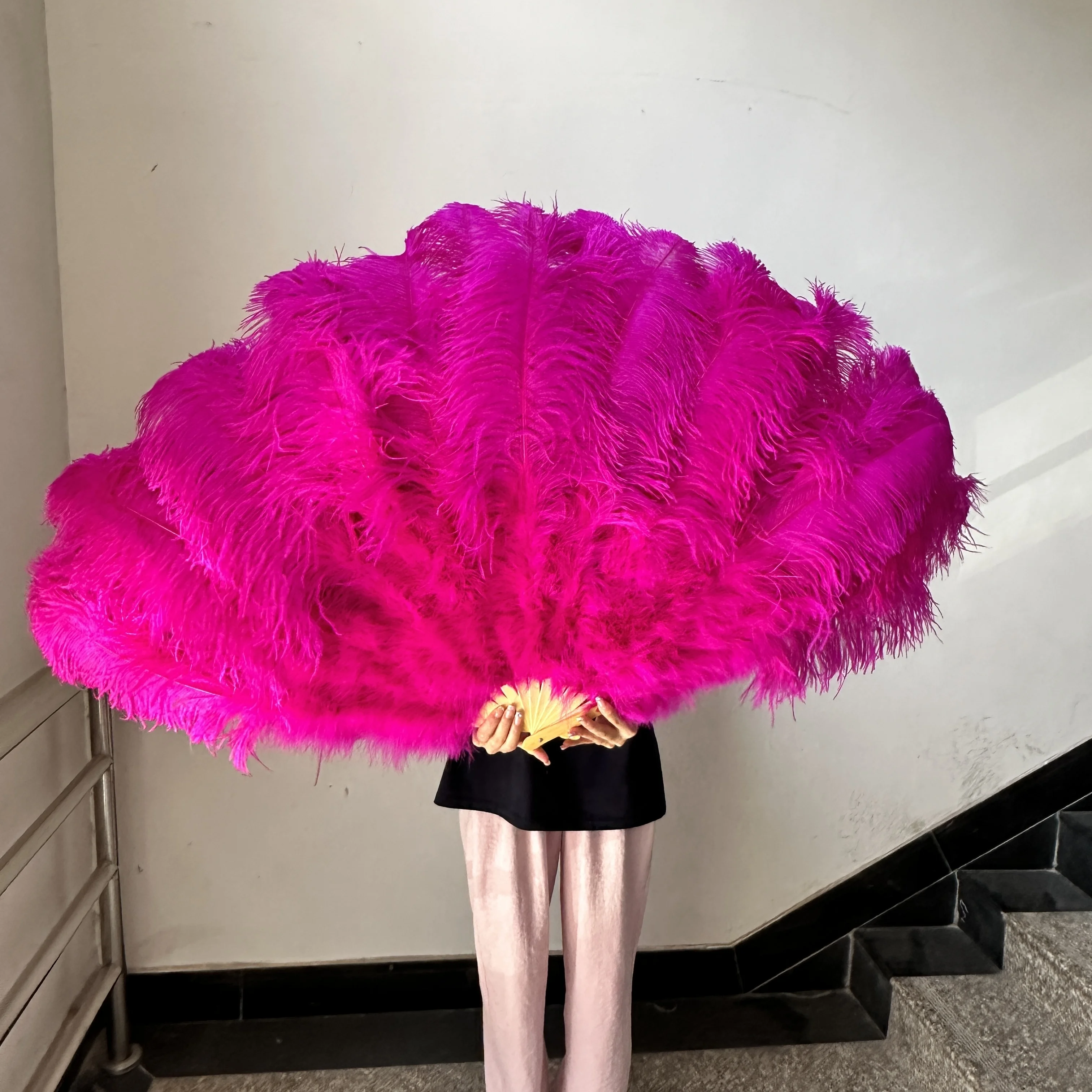 13Bones Rose Pink Ostrich Feather Fan 100/130CM Large Ostrich Feather Fan for Dance Show Party Feather Folding Hand Fan Customed