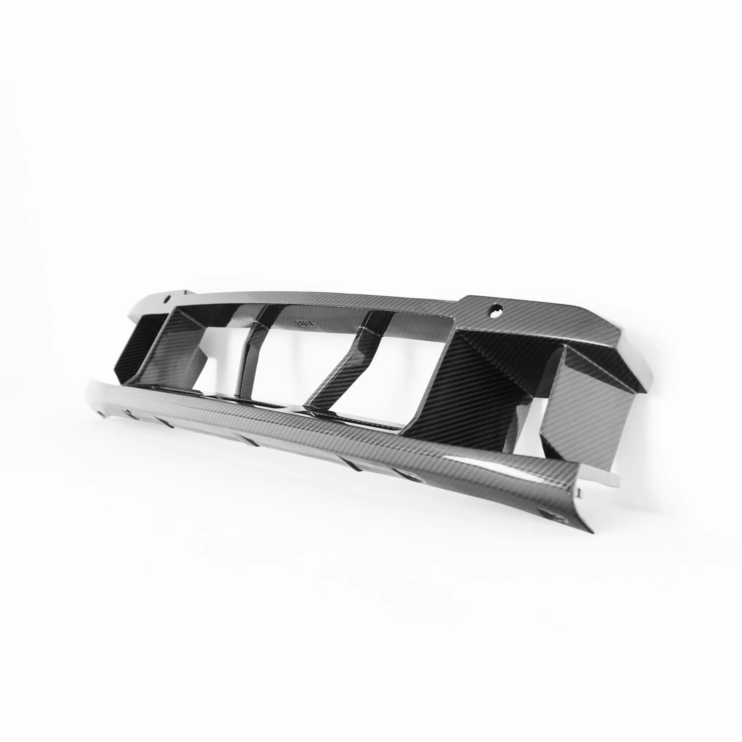 

Накладка на нижнюю решетку радиатора G87 M2 2023+ в стиле OEM, 100% настоящий сухой карбон, комплект для нижней решетки переднего бампера