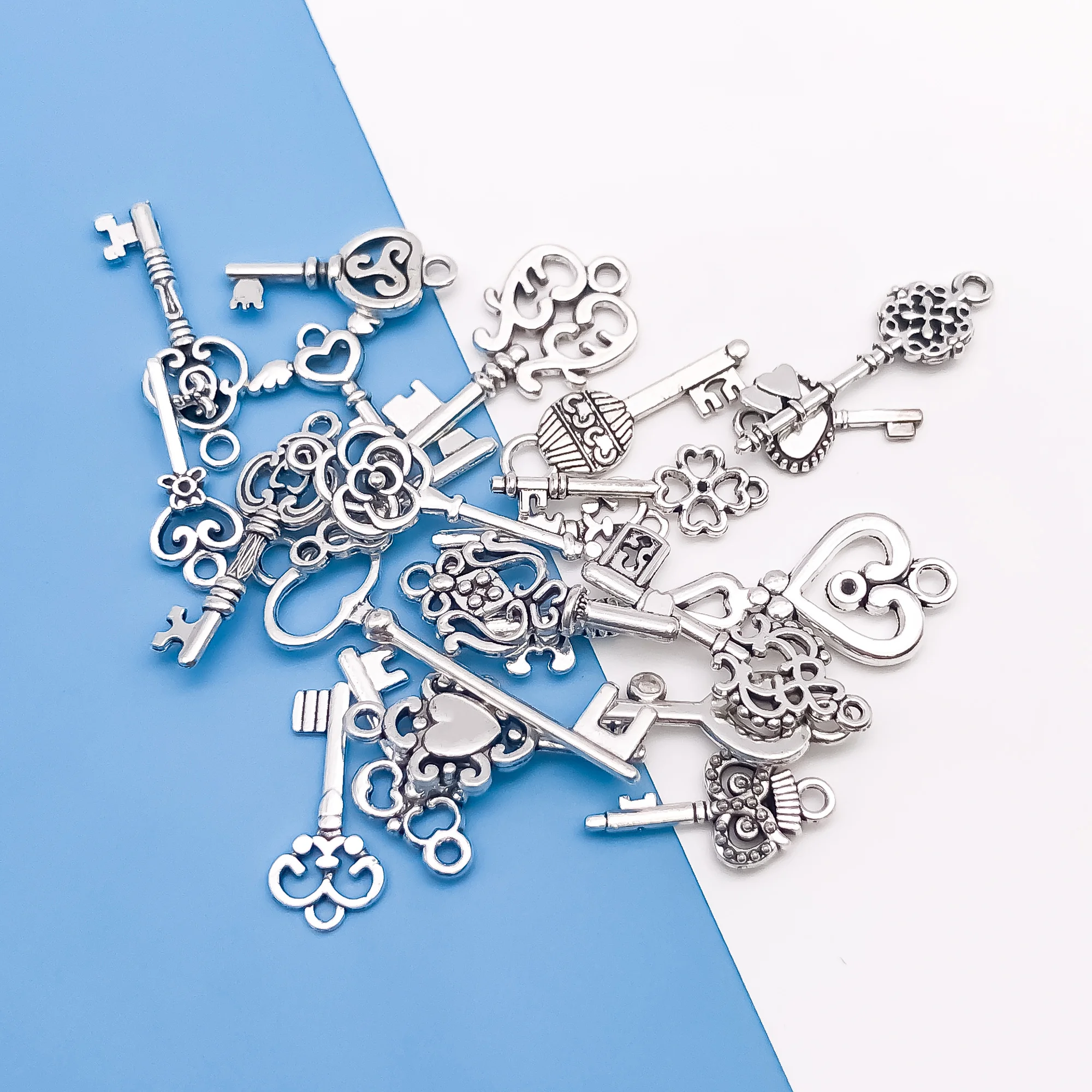 20pcs/Set Zinc Alloy Antique Silvery Small Key Shaped Charms Pendants for DIY Necklace Bracelet Earrings Jewelry Making Handmade