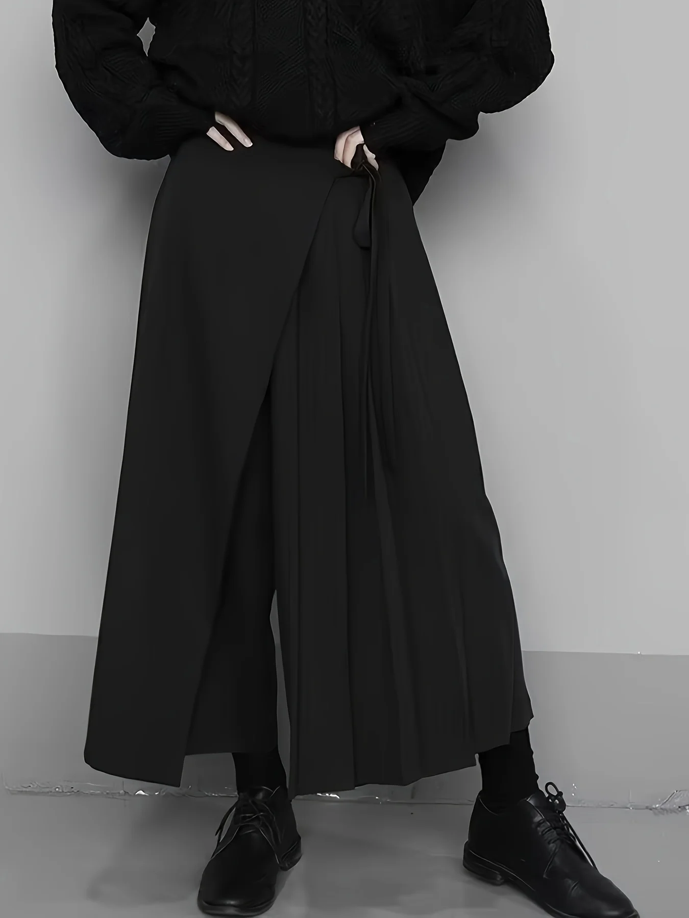 Women's Black Hakama Style Gaucho Pleated Pants Japanese Themed Goth Skirts Fashion Trousers for Ladies