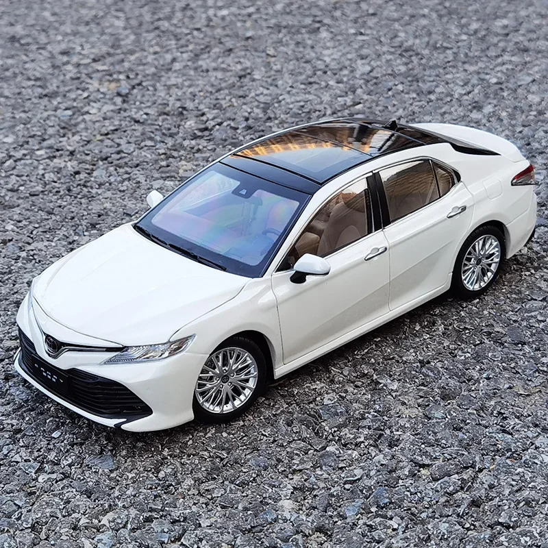 Original factory 1:18 Toyota all-new eighth generation Camry TOYOTA CAMRY car model alloy