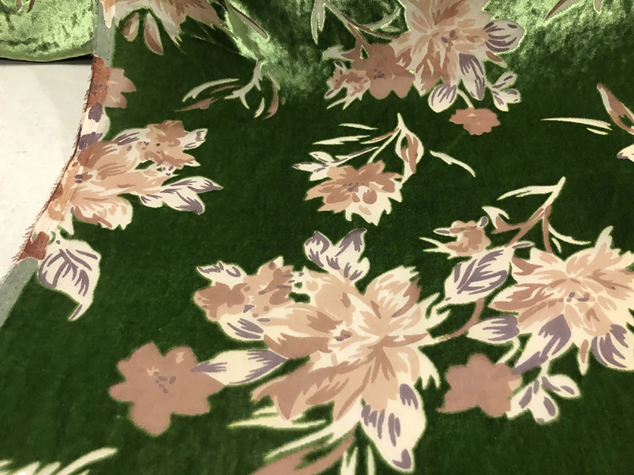 

High Quality Real Silk Velvet Fashion Cloth Green Bottom Hollow out Flowers Designer Etched-out Fabric for Cheongsam Qipao