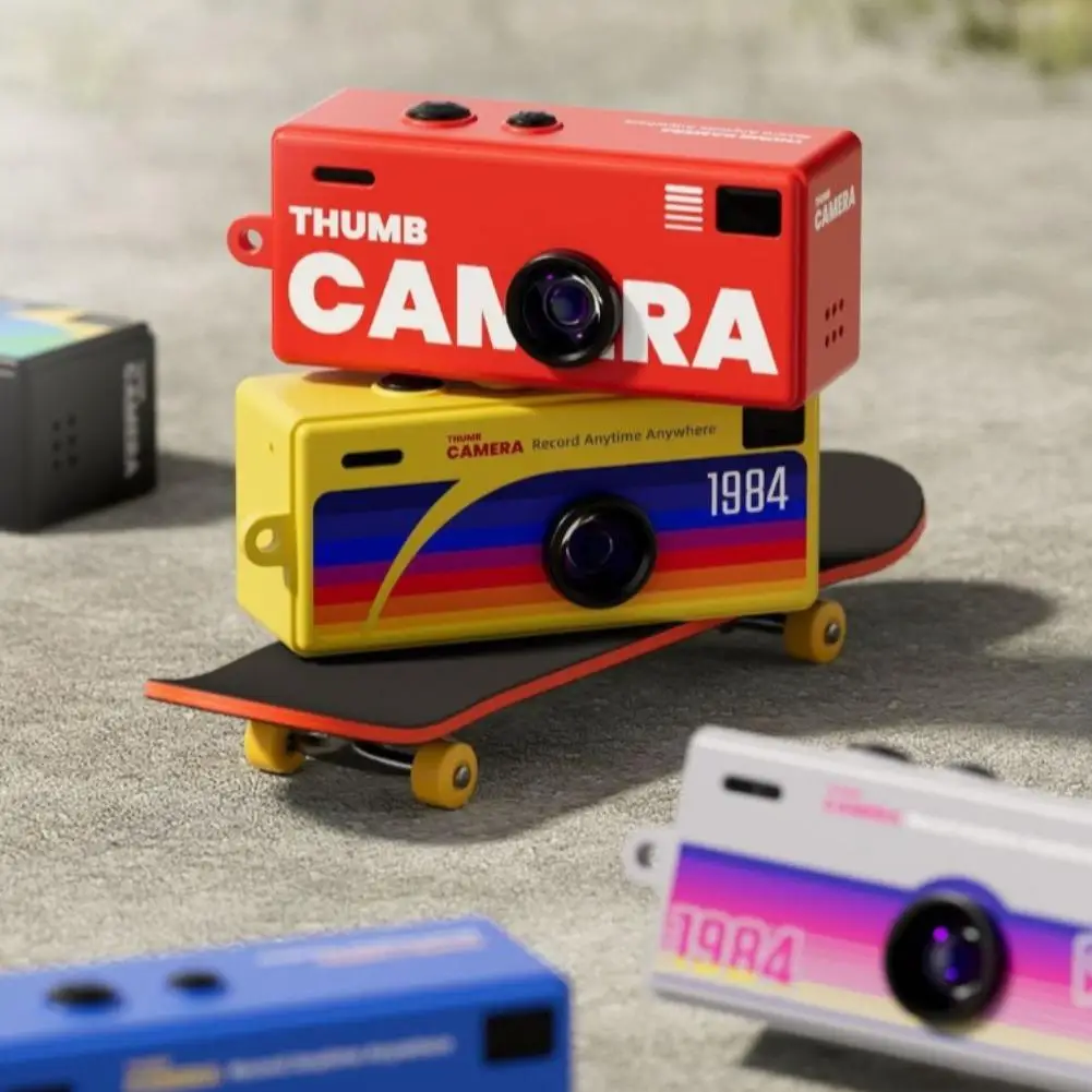 كاميرا محمولة عالية الدقة للطلاب 2025 كاميرا إبهام صغيرة محمولة جديدة تحميل صغير حقيبة ظهر مدمجة قلادة الصورة