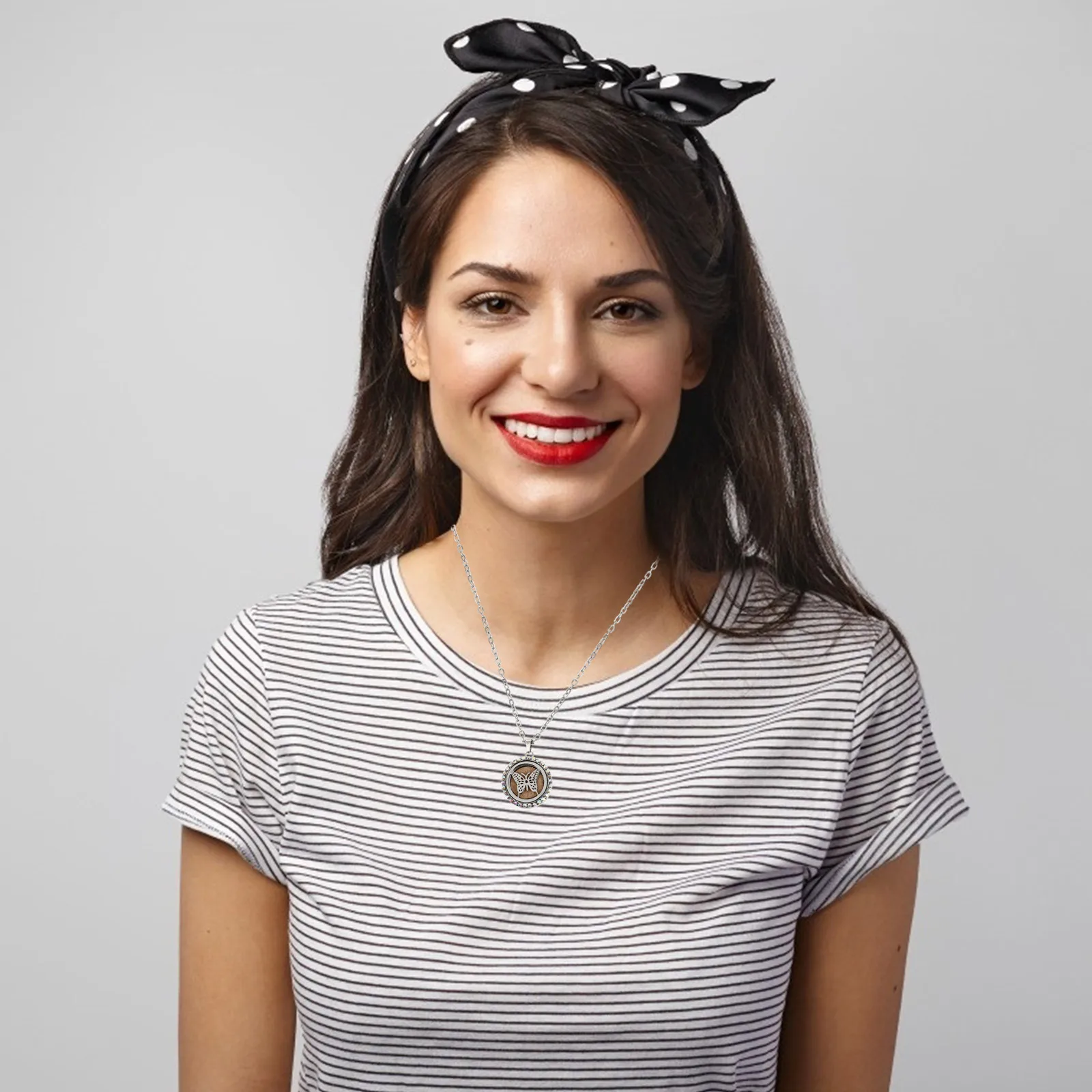 

Aromatherapy Essential Oil Necklace Dressy Collocation Locket Chain Women Pendant Exquisite