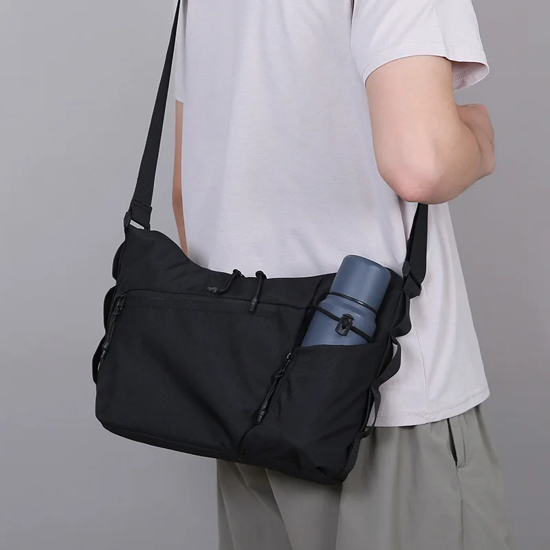 Men's Large Capacity Oxford Cloth Crossbody Bag Messenger Bag Waterproof Outdoor Cup Storage Shoulder Bag Commuter Bag