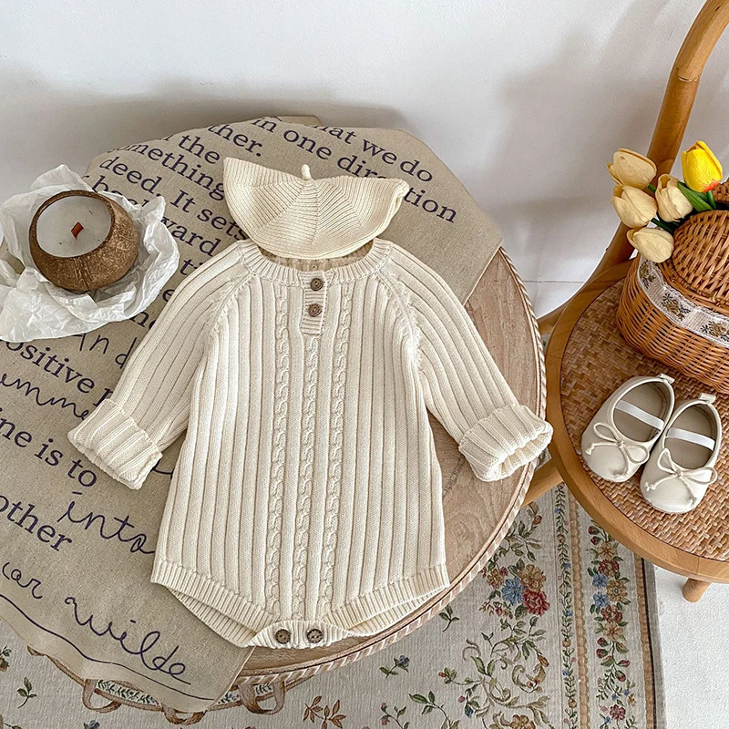 جديد خريف وشتاء 2025 سترة محبوكة للأطفال البنات رومبير لحديثي الولادة بأكمام طويلة بدلة متينة 0-24 متر ملابس أطفال محبوكة