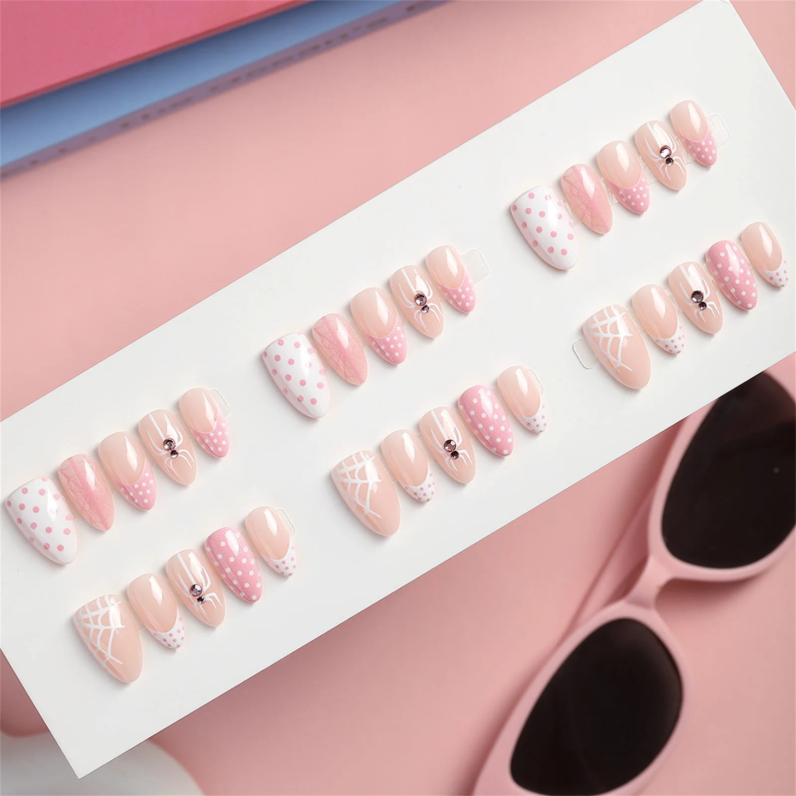 False Nails Gothic Halloween Party Style for Women Resin Almond Press On Nails Spider Drip Rhinestone Fake Nail Art Kit