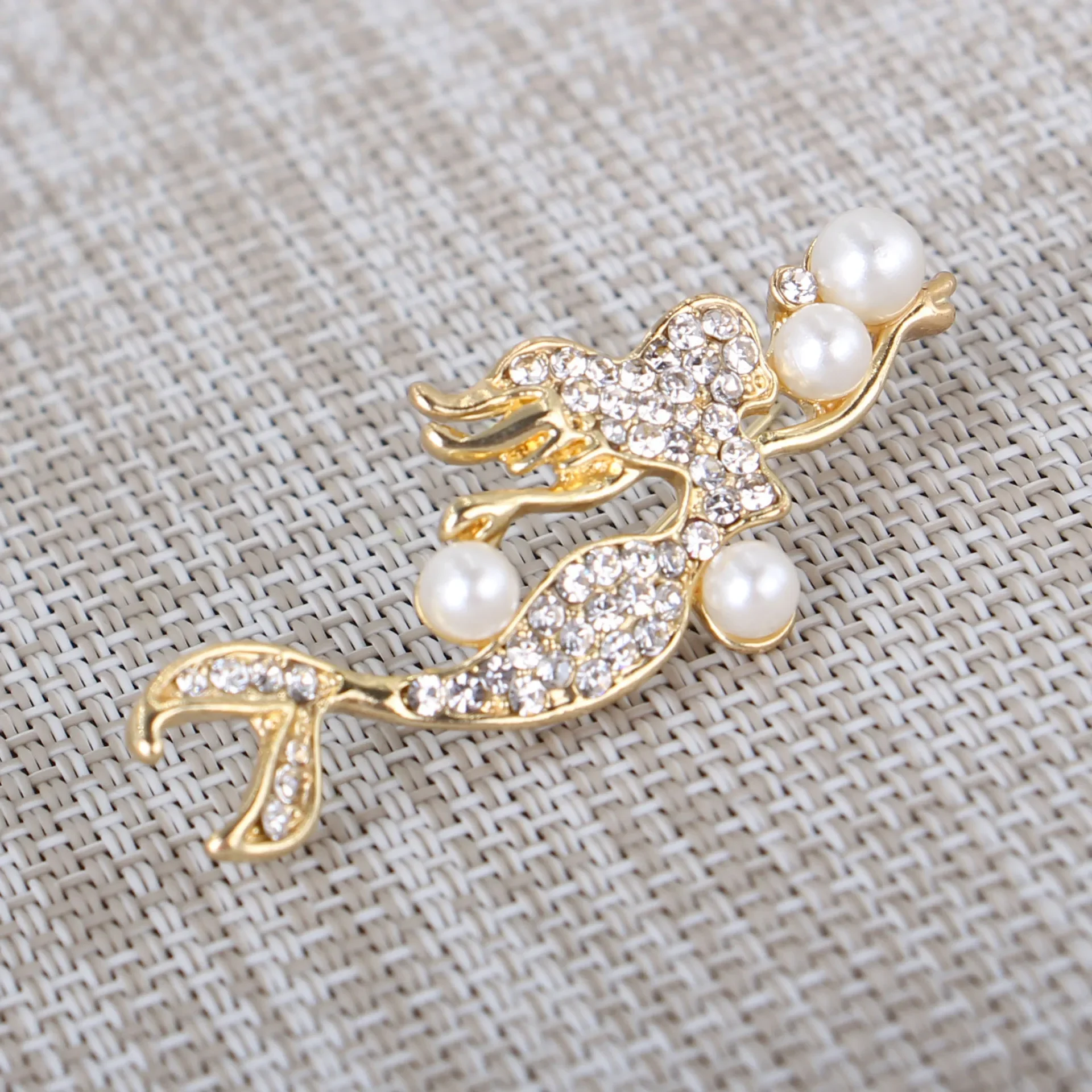 1pcs New Listed Boutique Pearl Noble Mermaid Brooch DIY Fashion Clothing Scarf Wedding Accessories