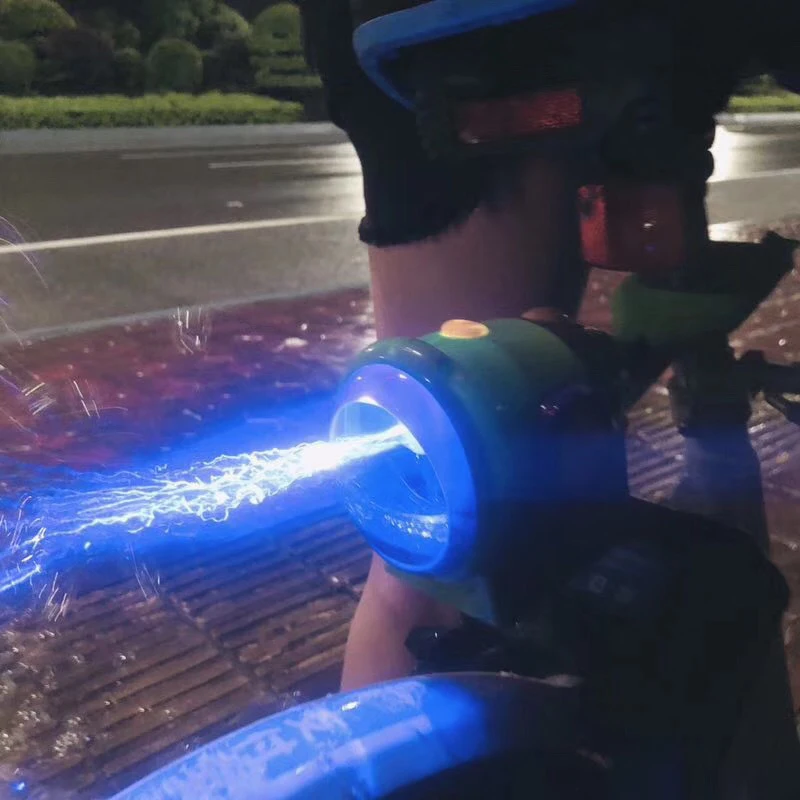 Lekka maszyna do robienia baniek mydlanych na rowerze, automatyczna, świecąca, przenośna zabawka na zewnątrz dla chłopców i dziewcząt.