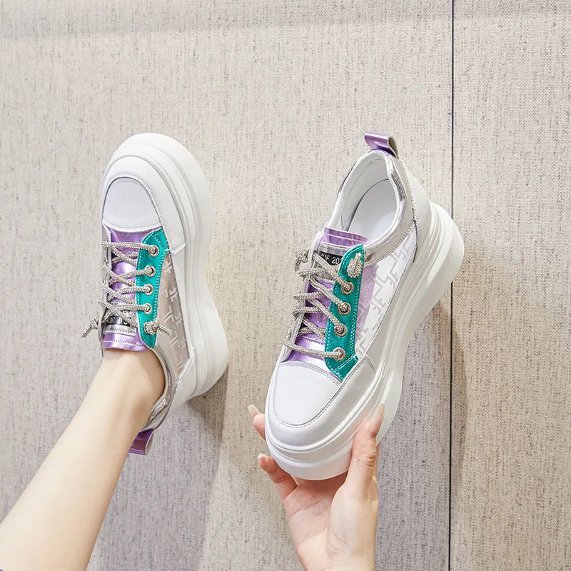 

НОВЫЕ осенние кожаные дышащие сетчатые туфли, разноцветные женские кроссовки, сандалии, модные кроссовки на танкетке с внутренней высотой