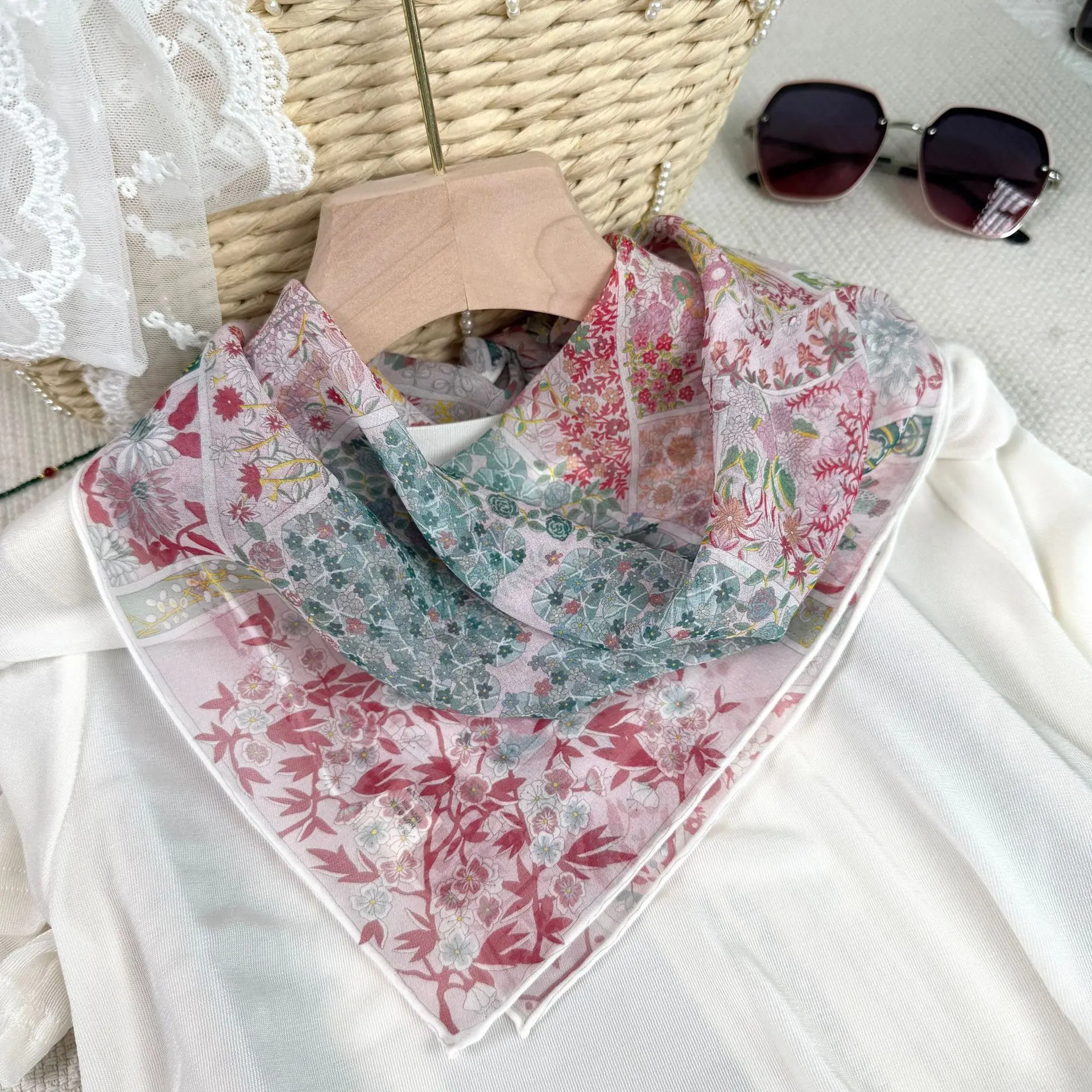 Women Vintage Pink Floral Patchwork 100% Silk Square Scarf Print Hair Bandana Neck Scarf Head Wrap Bag Scarf for Daily Travel