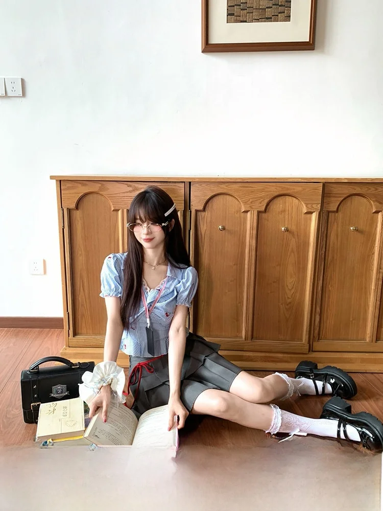 

Bluebell Senior Sister High Intelligence College Style Short Sleeve Shirt Women Summer Waist Cinch Bubble Sleeve Top
