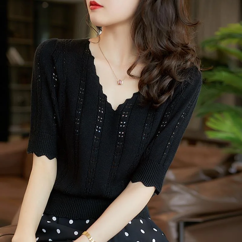 Blouses Top Femme Short Sleeve See Through Knitted Blouse Women Blusas Mujer De Moda Hollow-out V-Neck Pullover Shirts WY1005