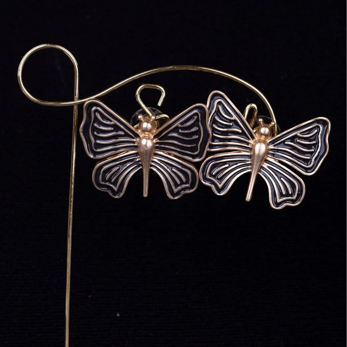 

2024 new retro fashion butterfly earrings French simple handmade original earrings commuter free delivery