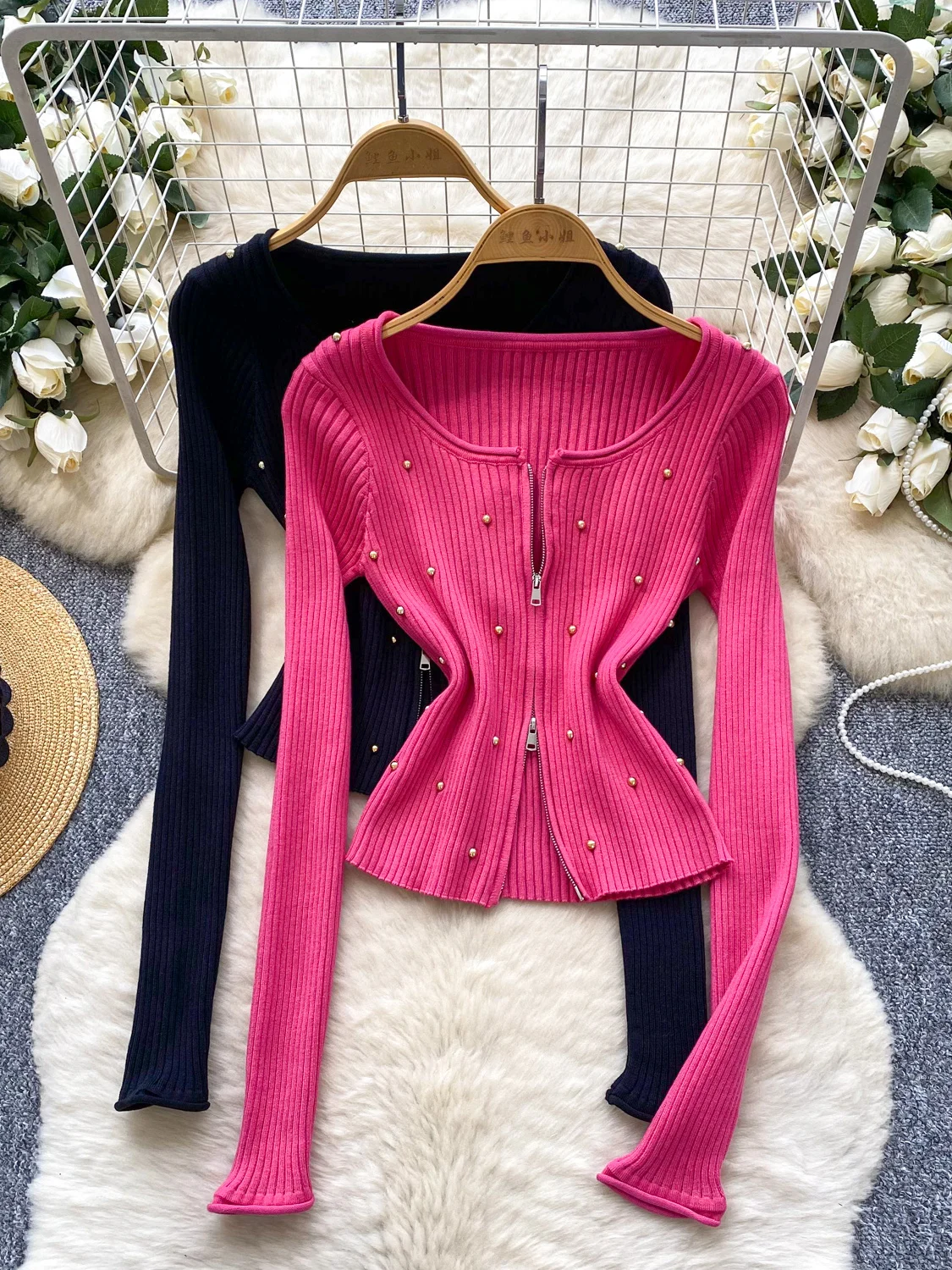 

2026 New Autumn Winter O-neck Long Sleeve Knitted Cardigan Diamonds Decoration Slim Fit Solid Color Zipper Cardigan Tops