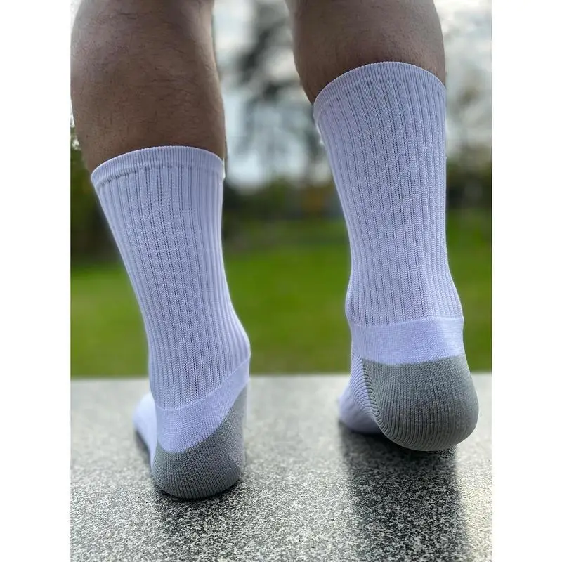 6 أزواج من الجوارب الرياضية القطنية للرجال أسود أبيض قطن مقاومة للاهتراء قاعدة منشفة تيري مع شبكة تنفس جوارب أنبوبية للنساء