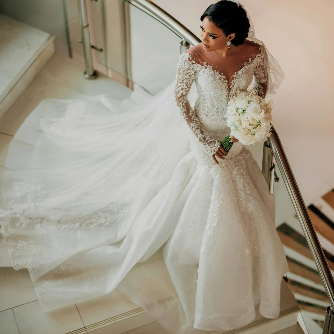 

Customized Sheer Neck Shinny Appliques Beads Bridal Dress Vestidos De Novia African Church Long Sleeves Wedding Gowns