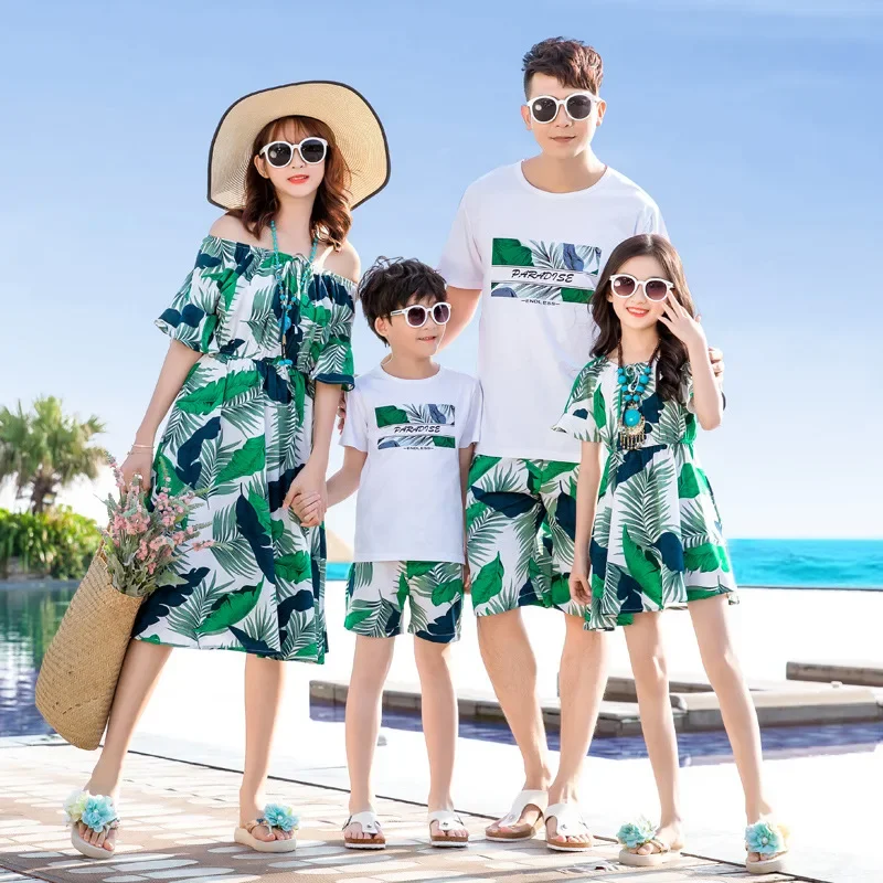 Holiday Look Family Matching Couple Clothes Korean Mom and Daughter Resort Dress Vacation Dad and Son Tops Shorts 2 Piece Outfit