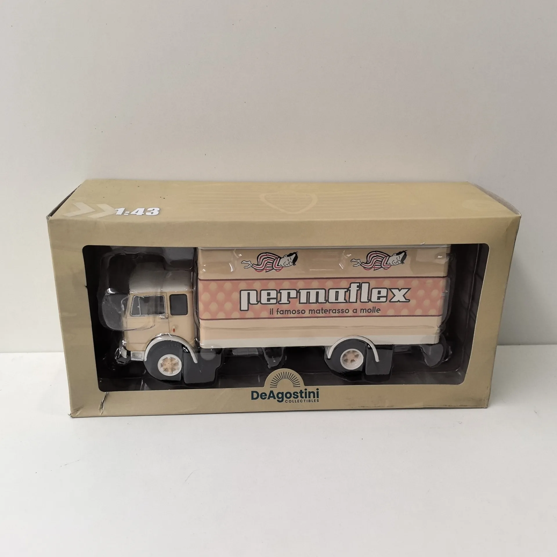 

Литой под давлением DEA масштаб 1/43 OM 150 He передняя часть автомобиля изготовлена из сплава и интерьера изготовлена из пластиковой модели автомобиля, коллекционная