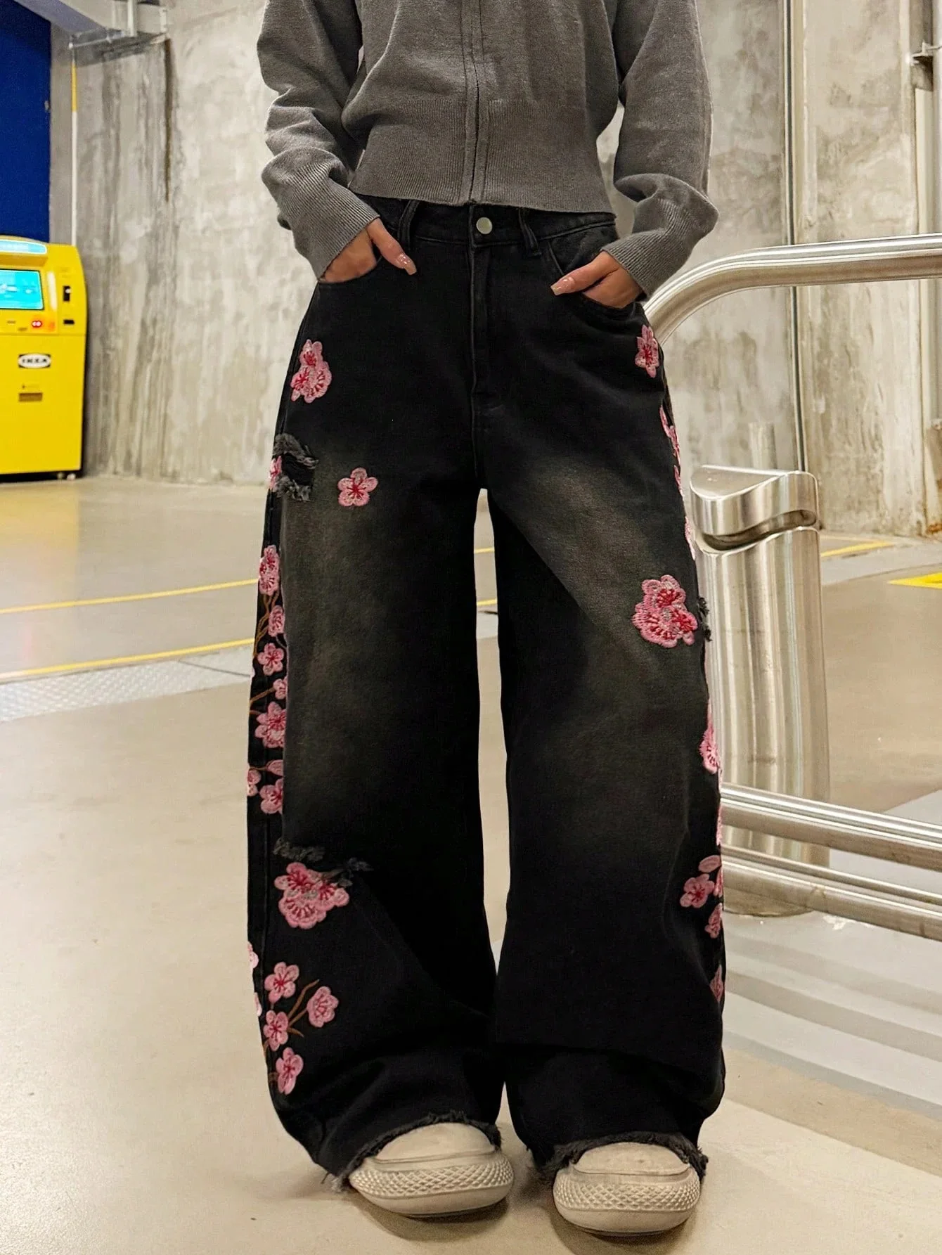 European and American jeans women's cherry blossom embroidered wide-leg pants washed retro hot girl high-waisted loose trousers