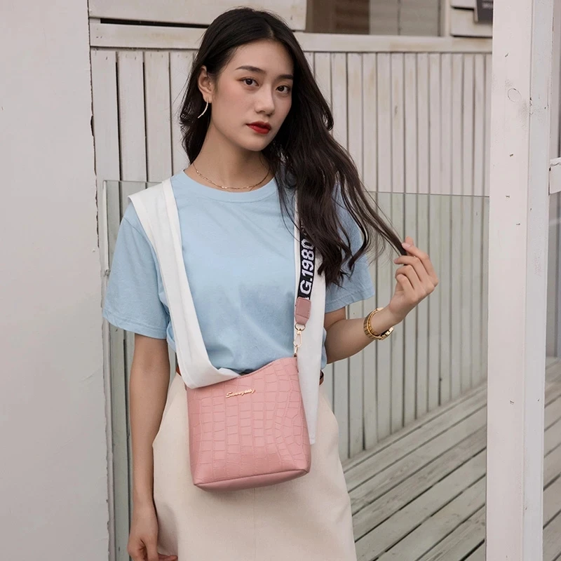 Casual Women Shoulder Bag Mini Crossbody Bucket Handbag Female Messenger Bags for Women Ladies New Crocodile Purse 2022