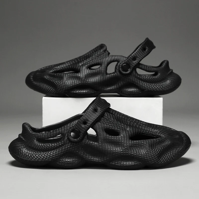 Outdoor Indoor Leisure Hole Shoes Men Beach Sandals Summer Non-Slip Breathable Soft Sole Slip-On Casual Slippers Zapatos Hombre