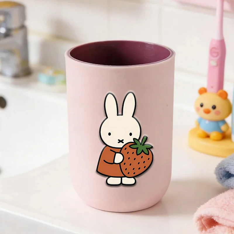 Miffy-Serie Zahnputzbecher Multifunktionaler Zahnbürstenhalter Tragbarer Reise-Waschbecher Badezimmerzubehör Geburtstagsgeschenk