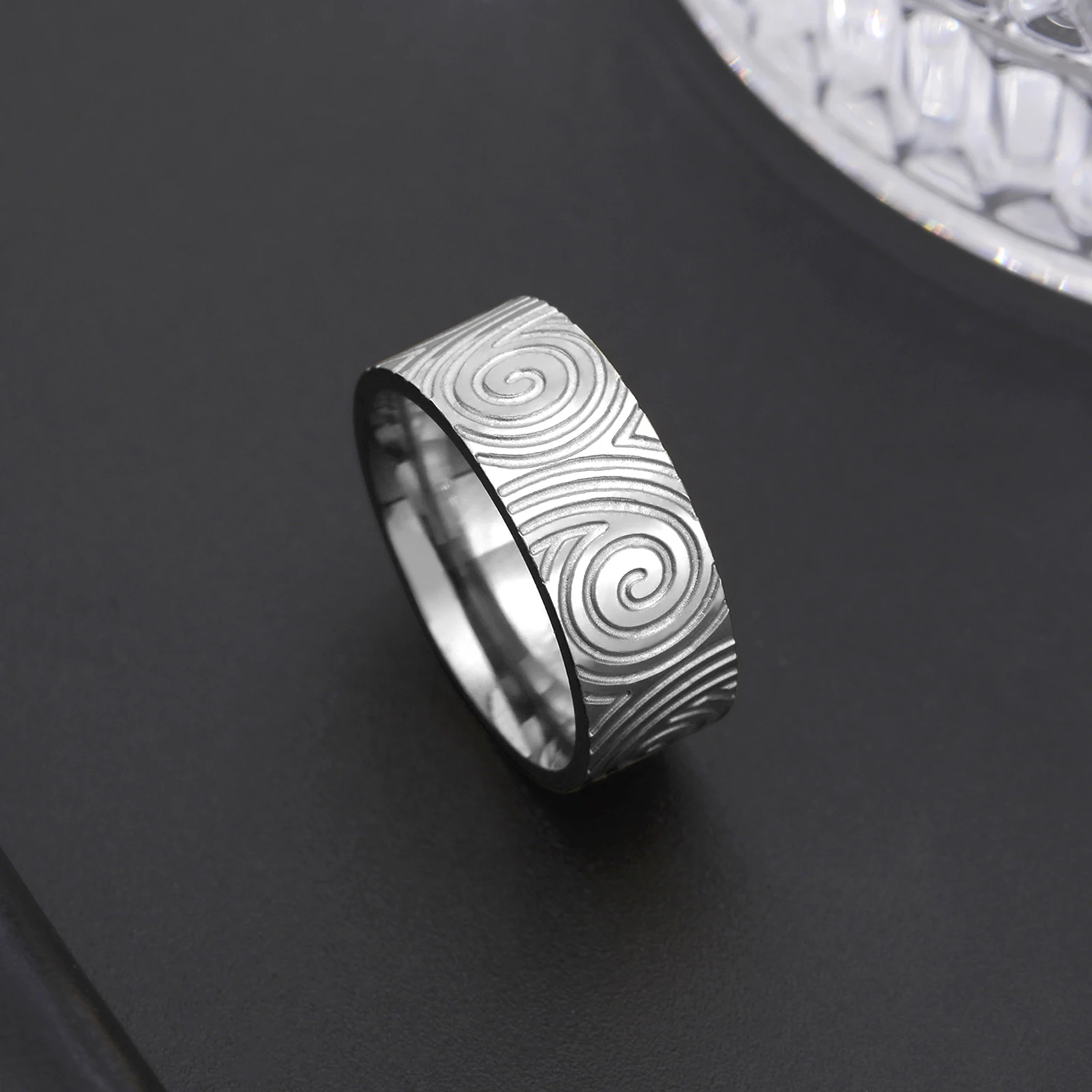 Skyrim Swirl Spiral Engraved Ring for Men Women Stainless Steel 8mm Wide Couple Rings Jewelry Anniversary Valentine Gift 2025