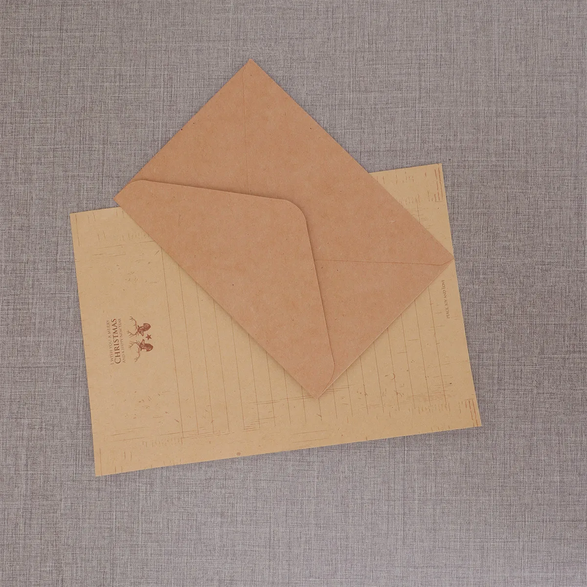 

Набор рождественской бумаги для писем: винтажная бумага для поздравлений, конверты, праздничные канцелярские принадлежности, наклейки с разными узорами, подходят для пожеланий и семейных посланий