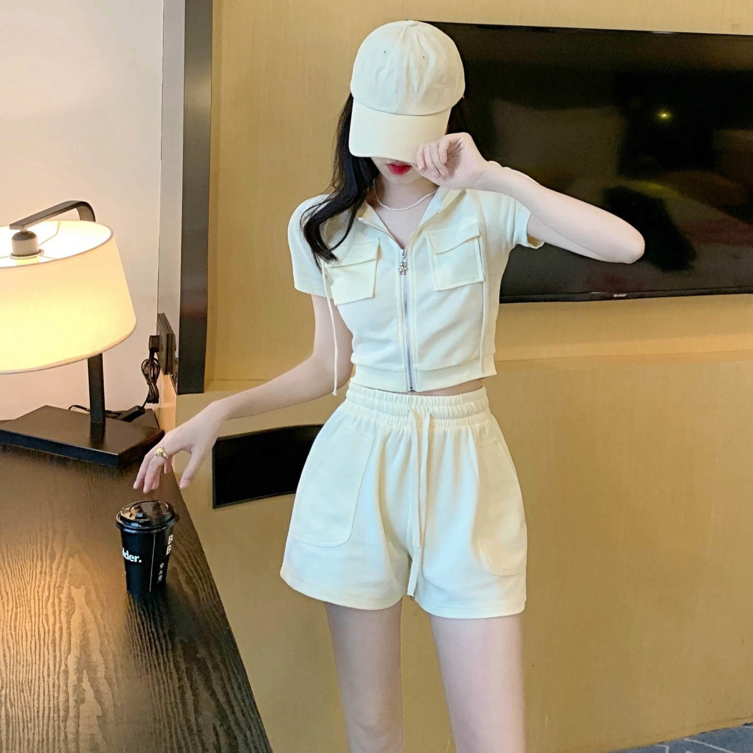 

Apricot Zipper Sports Woman Shorts Novelties Luxury Tailorin Clothing Classic Trend 2025 Short Sets For Women 2 Pieces Promotion