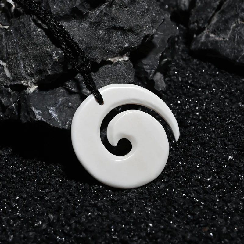 GX018 New Zealand Maori yak bone Koru pendant handmade jewelry Primitive tribes totem amulet Carving decorative pattern pendant