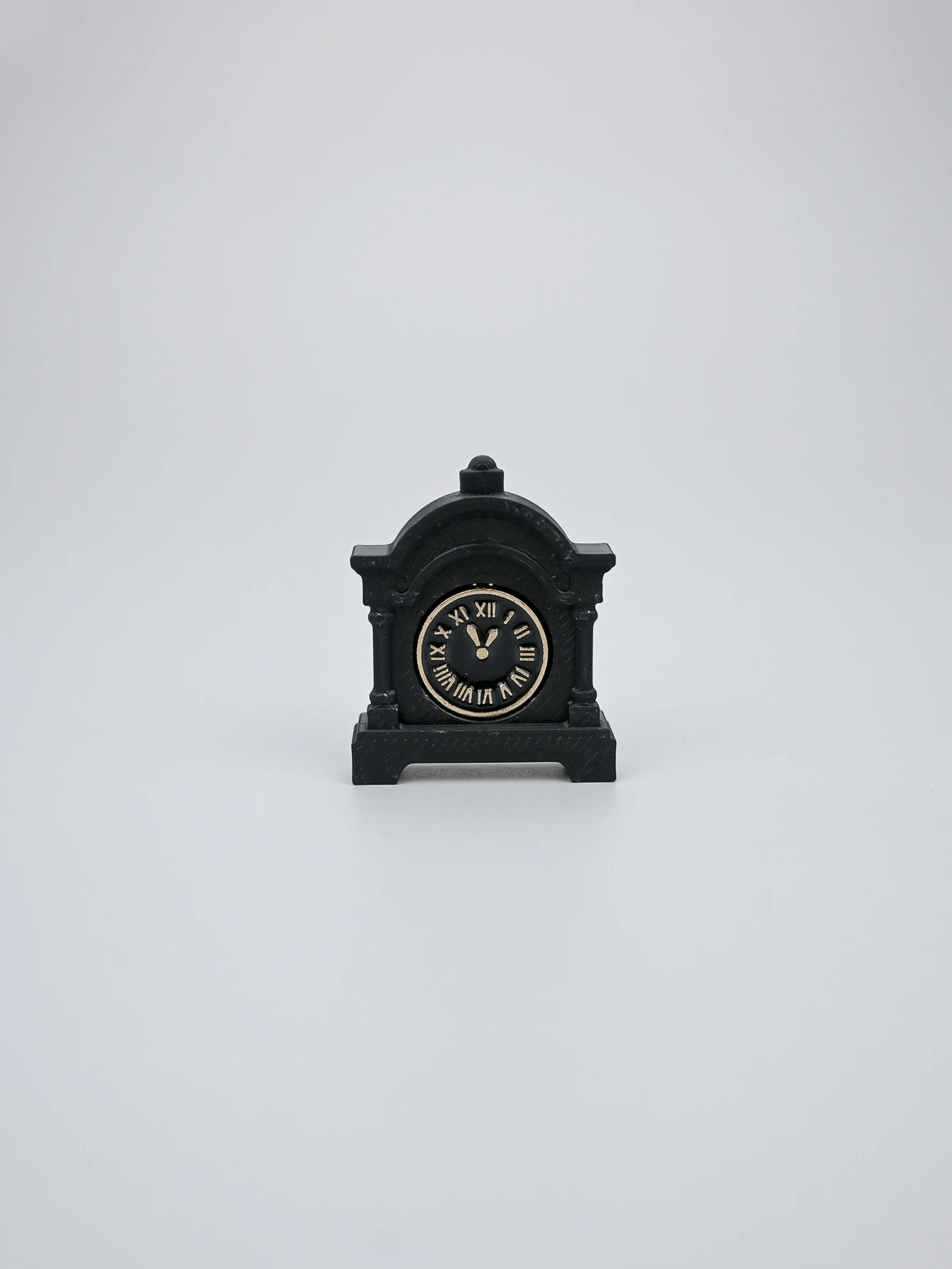 Un adorno de reloj vintage en - Photography Vintage reseña y precio