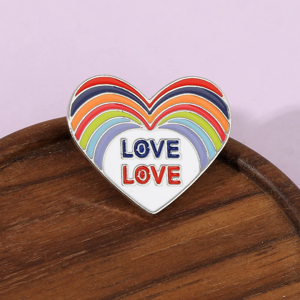 عشاق رومانسية قوس قزح الحب تصميم القلب المينا دبابيس عيد الحب LGBTQ زوجين دبابيس