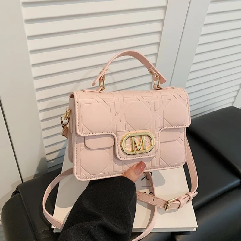 

Fashionable Ladies Crossbody-Bag Crafted From Magnolia-Patterned Leather Boasting High-End Casual Spacious Daily Refined Look​