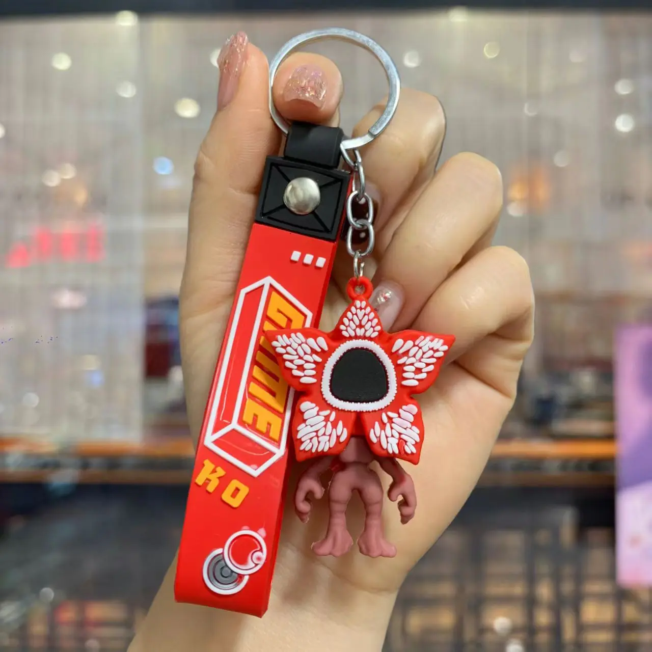 1 قطعة للأشياء الغريبة ‌   سلسلة المفاتيح ديموجورجون داستن بارب ستيف روبن الفينيل الشكل جيب الأشياء نموذج اللعب