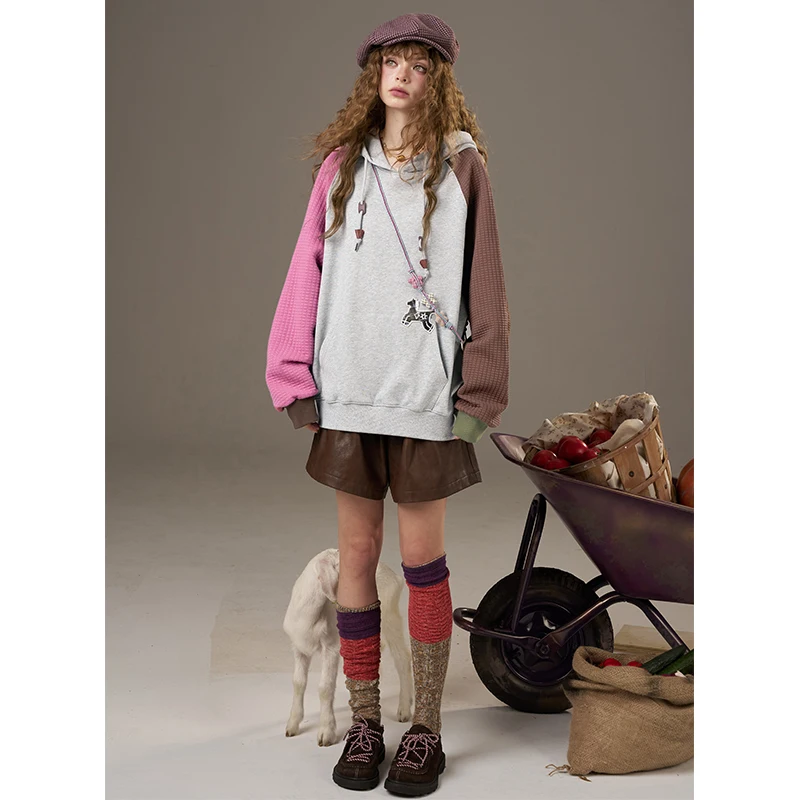 ELFSACK 2025 Autunno nuovi arrivi casual morbido colorblock manica raglan felpa con cappuccio con coulisse allentata per donna