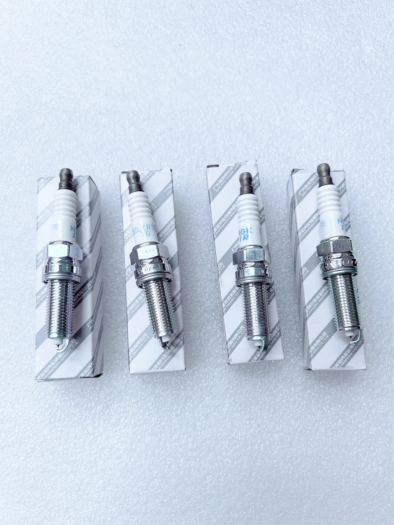 4PC Original Spark Plug 68292346AA, 50051491 Suitable For; Jeep Wrangler, Grand Cherokee, Cherokee, Grand Commander K8, KL, JL,