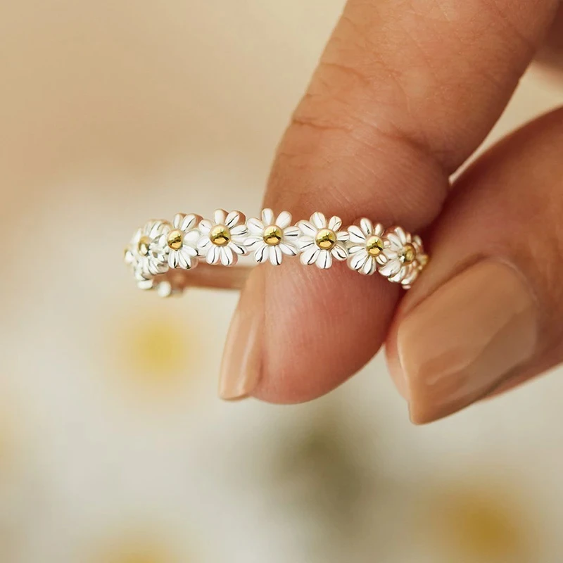 Women's Vintage Daisy Adjustable Open Cuff Flower Ring