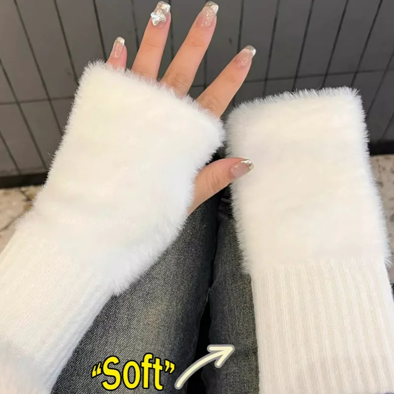 

2024 Winter TouchScreen Plush Warm Gloves Women's Outdoor Warm Stretch Furry Mittens Wool Half Finger Fingerless Gloves Gifts