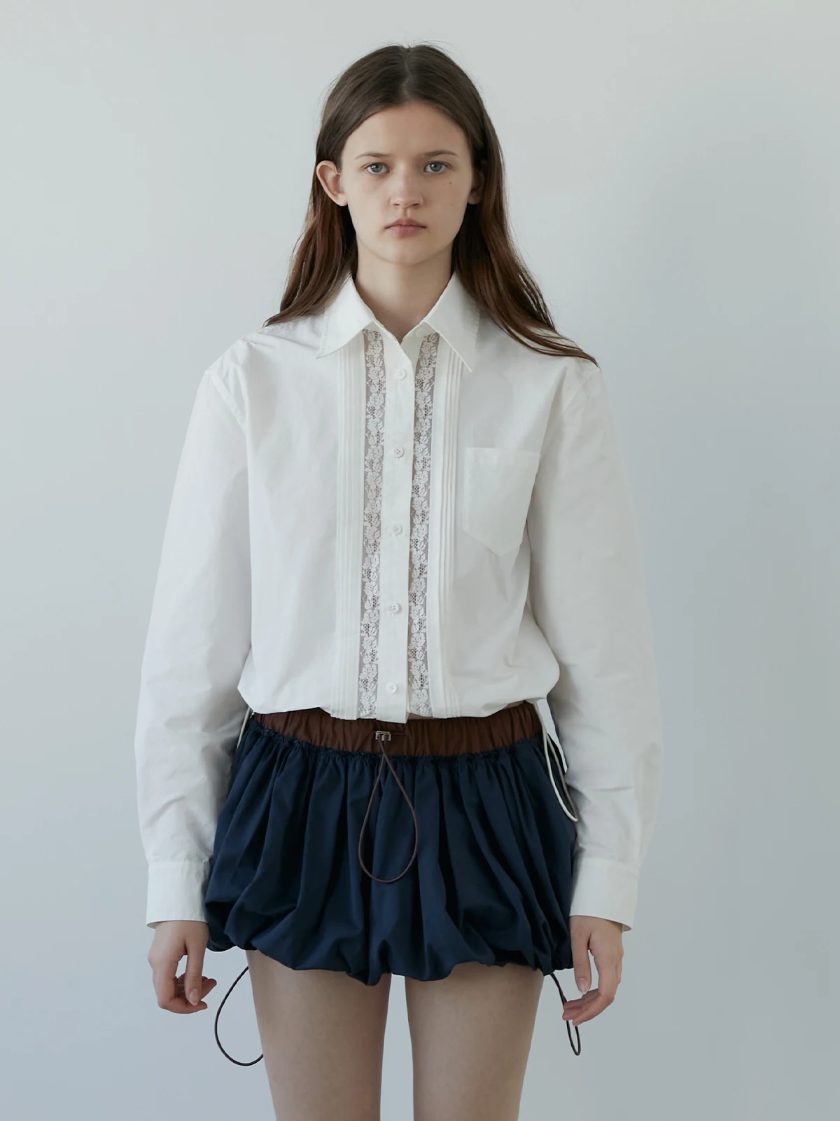 

Женская повседневная блузка Rien Rien с кружевными вставками, вышивкой и ажурным узором, прямого кроя, из смесового хлопка, с воротником и длинными рукавами