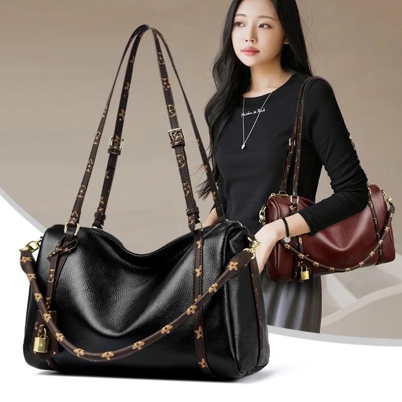 

2025 New High-End Women's Tote Bag Luxury Designer Printed Handbag Elegant Large Capacity Commuter Versatile Shoulder Bag