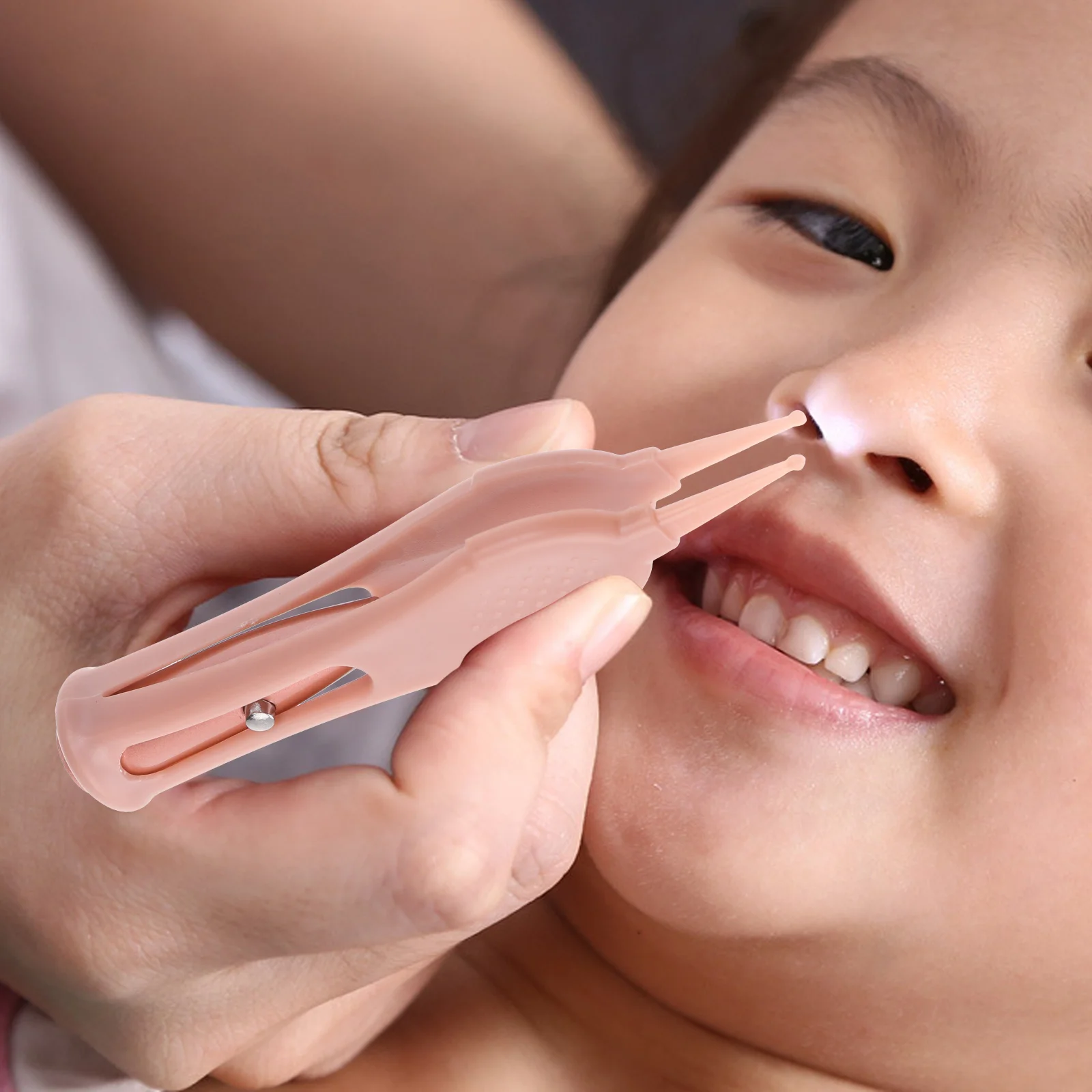 

Baby Cleaning Clip Anti-Skid Handle Led Light Nose Ear Baby Tweezer Navel Eye Cleaner Tool Nose Tweezer Pink