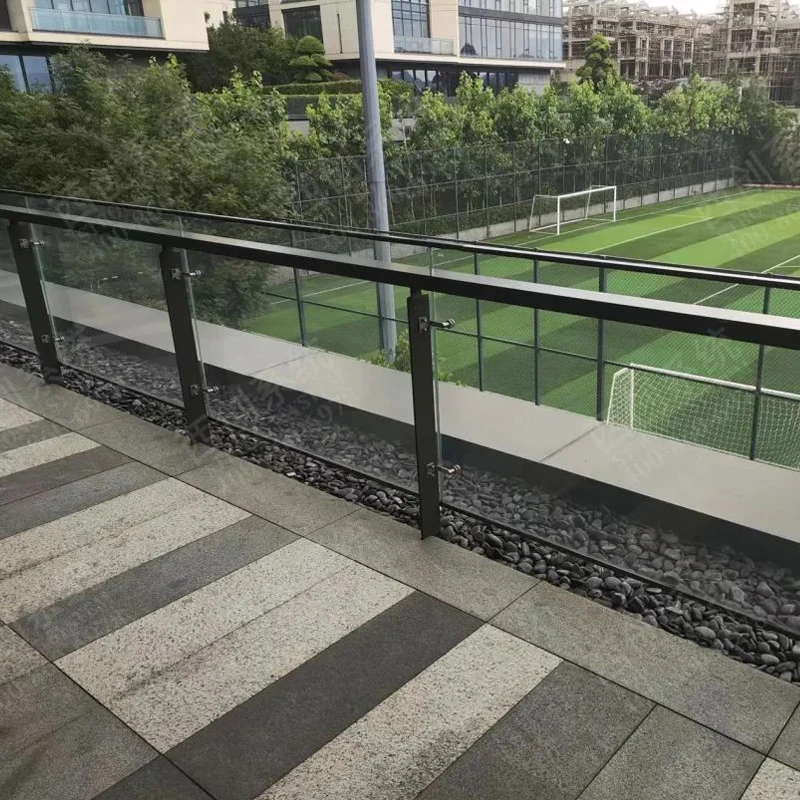 Maatwerk Hot Selling Trappen Balkon Dek Balustrade Kwaliteit Metaal + Glas Ontwerpen Brandwerende Reling Systeem