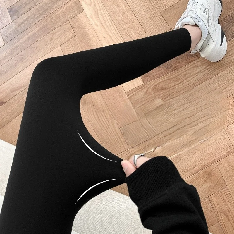 กางเกงโยคะทรงขากว้างสำหรับผู้หญิง ผ้าเนื้อแมท ลายวีคัทสวยงาม ลายวินเทจเรโทร สีสะท้อนแสง ผ้าฝ้าย ความยาวระดับเข่า แบบมีรูระบายอากาศ