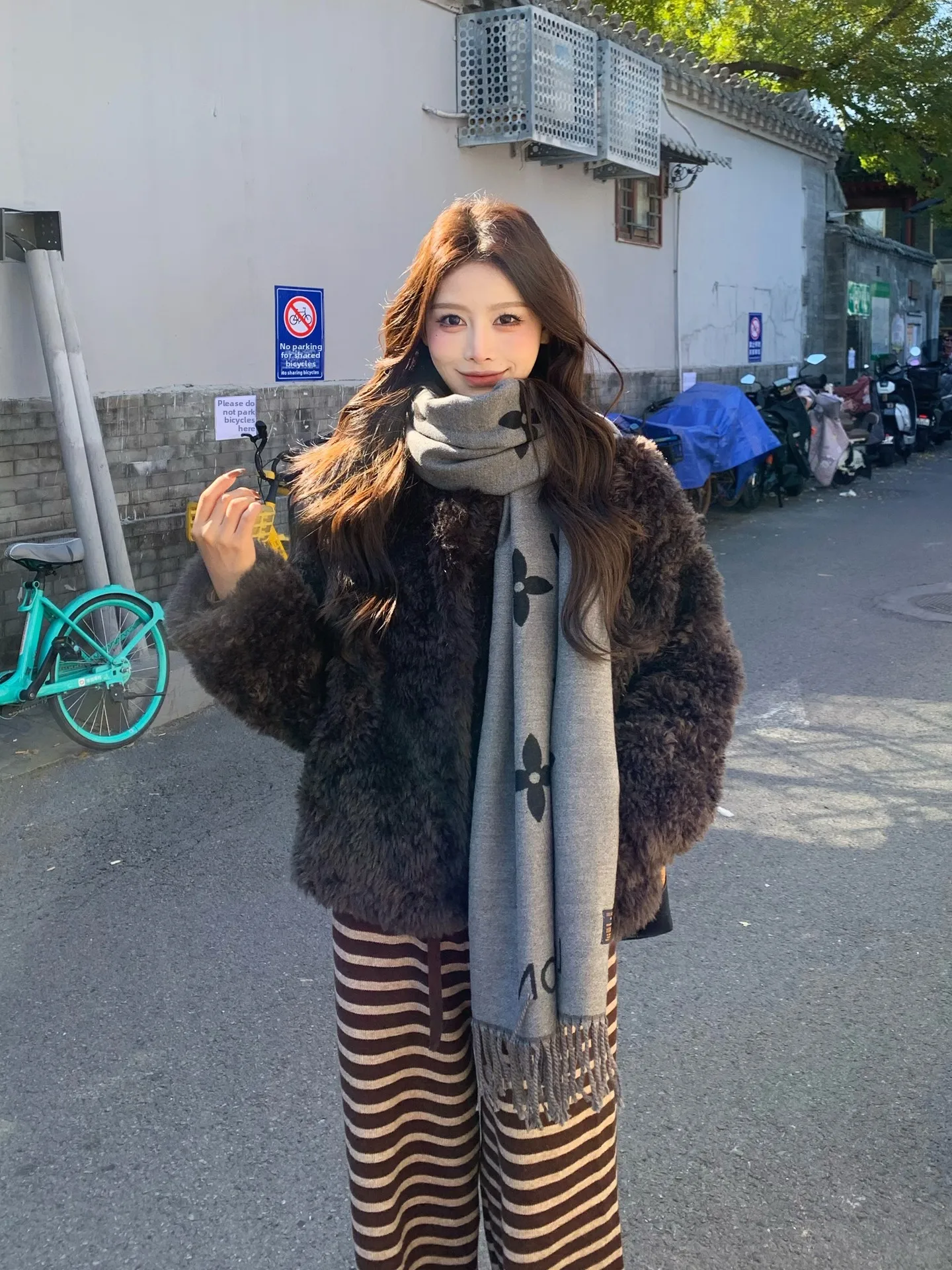 

Корейская шуба с меховым воротником из интегрированной кожи и меха, женская зимняя теплая верхняя одежда, экологически чистая